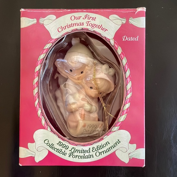 Precious Moment Christmas ornament - Picture 6 of 9
